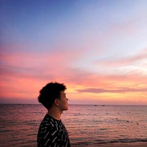 黑鬼大战甜美免费播放
