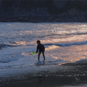 黑鬼大战甜美免费播放
